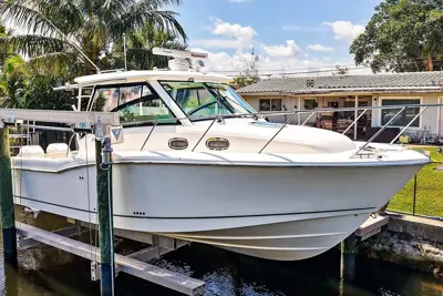 2018 Boston Whaler 315 Conquest, 31 ft - MyYachtSales.com