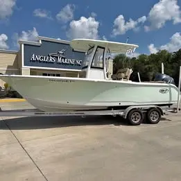 2018 Sea Hunt 235 Ultra SE center console