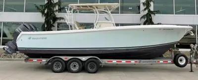 32 Foot CENTER CONSOLE by SAILFISH