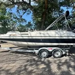 1999 Hurricane Sundeck 201 Sport