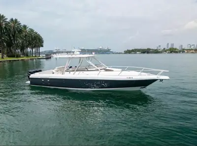 2006 Intrepid 35’