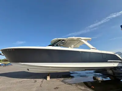 2022 Tiara 43 ls