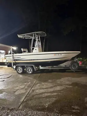White 2000 Hydrosport center console with 2018 Tohatsu 4 stroke motor and aluminum trailer, EUC!
