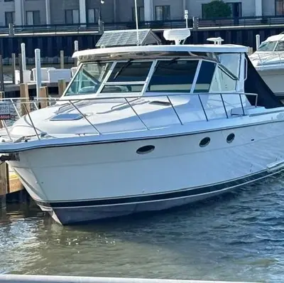 2000 Tiara 35 Express