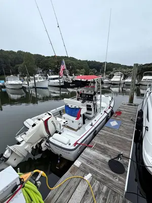 1997 Boston Whaler Outrage 20 - 2020 Repower, 175 Hours