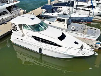 2005 Sea Ray motor yacht 390