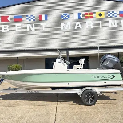 2027 Robalo R206 PRO