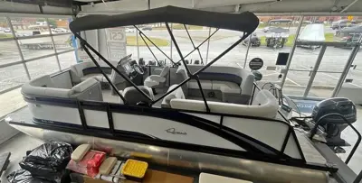 2025 Qwest Pontoons E20 RLS