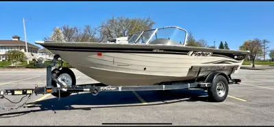 Aluminum fishing boat