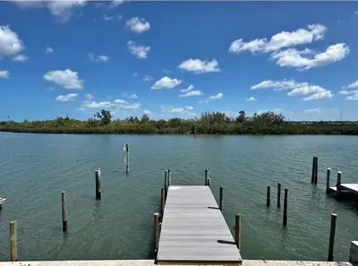 Wet slip boat slip