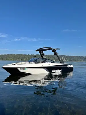 2022 Malibu Wakesetter 22 LSV