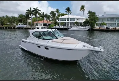 2008 Tiara yacht 3500 Sovran
