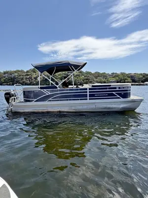 2024 Bennington 22 SSR Tritoon