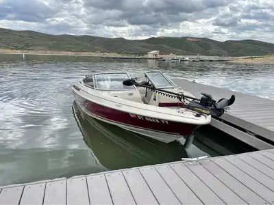 Glastron Bowrider Boat