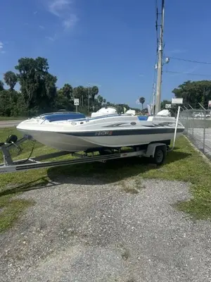 2004 NAUTIC STAR