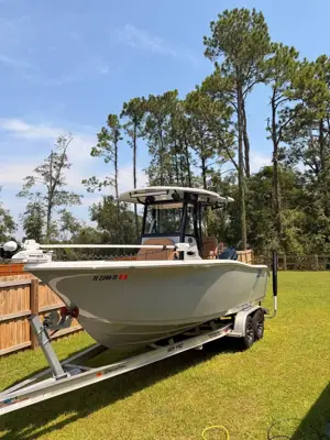 2022 Sea Pro Center Console 239 dlx