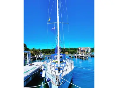 39.3' Beneteau 393