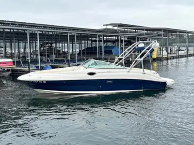 2008 Sea Ray 240 SunDeck
