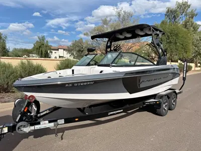 2014 Super Air Nautique 210 Wakeboard Boat