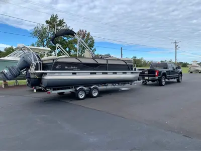 2016 Misty Harbor sg 2385 Tritoon