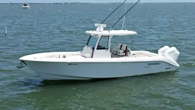2024 Everglades 315 CC