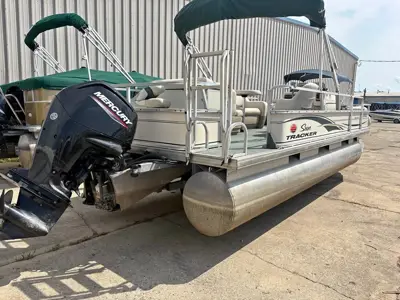 2006 2023 90HP Tracker 21ft fishin’ barge