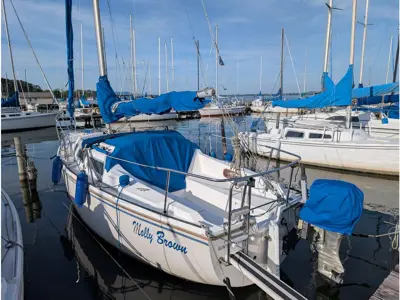 25' Catalina 25 swing keel std rigging