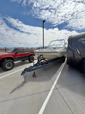 2005 Hurricane SB237 Sundeck Boat
