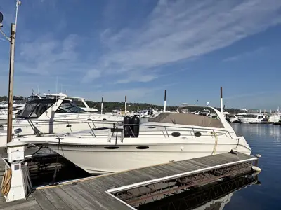 1999 SEA RAY Sundancer 330 (WITH SLIP OPTION)