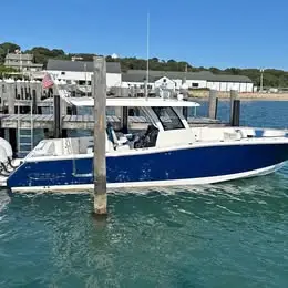 2024 Robalo R360 Center Console