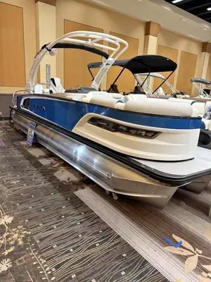 2026 Avalon Excalibur LTD 25 Flex Lounge Tritoon