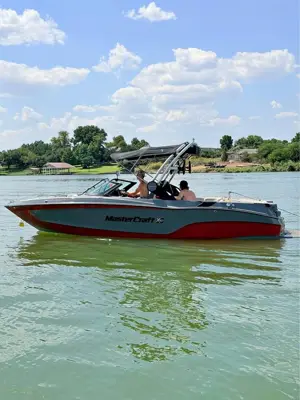 2023 Mastercraft XT 23