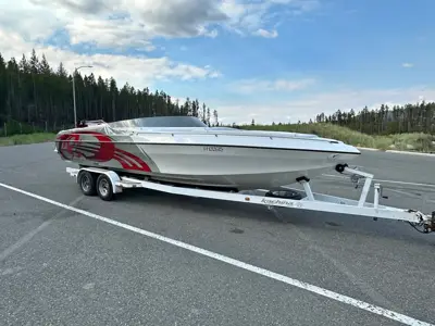 2006 Kachina 26’ force mid cabin open bow