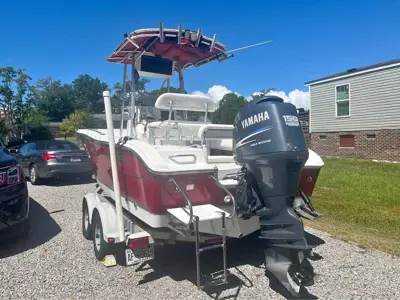 2004 21’ Sea Pro Fiberglass Center Console with. 150 HP Yamaha engine.