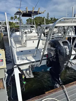 2004 Boston whaler 22 dauntless