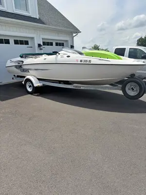 2000 Yamaha LS2000 Jet-boat with trailer