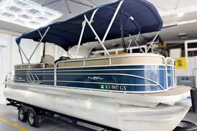2020 Sun Tracker Party Barge 24 XP3