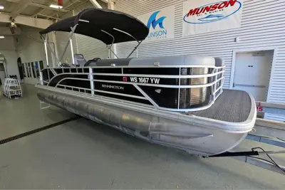 2024 Bennington (demo boat blowout) 22SSB (Tritoon 150hp no trailer)