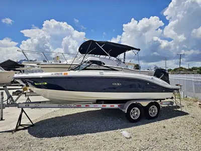 2023 Sea Ray SPX 210 OB