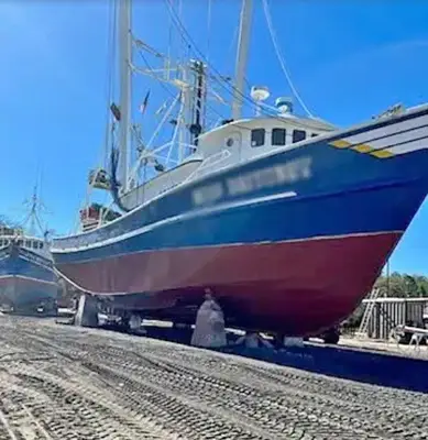 1986 Rodriguez 81 (freezer shrimp boat) ready to go out