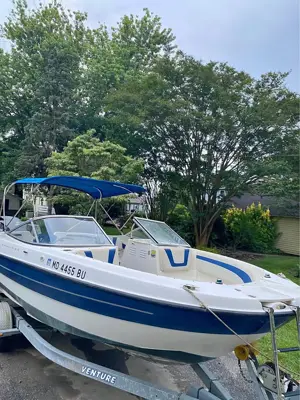 2005 Bayliner 219 Deck Boat w/new motor with warranty-trailer included