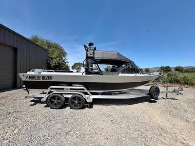2024 North River 4.5 HOURS Commander 23’