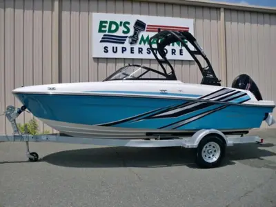 2023 Bayliner VR4 Bowrider Boat