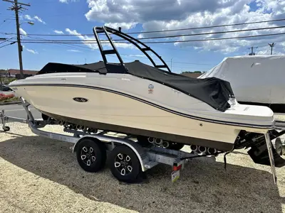 2021 Sea Ray SPX 230