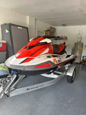 2022 Yamaha VX Cruiser 64Hrs - Con Trailer Magic Tilt Aluminio - Título Limpio FL - Garage Kept