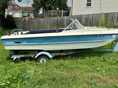 MFG Gypsy tri-hull