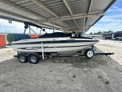 2008 Glastron 225 GT BR