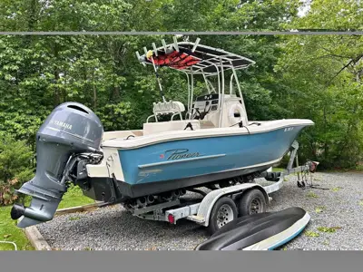 2015 Pioneer 222 Sportfish