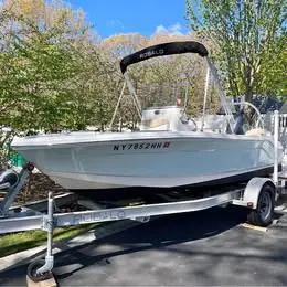 2017 Robalo r16