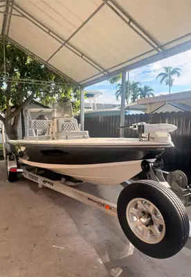 2014 Hewes Redfisher 18